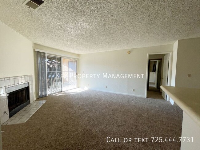 Foto del edificio - Guard Gated 2 Bedroom Condo Near Summerlin!