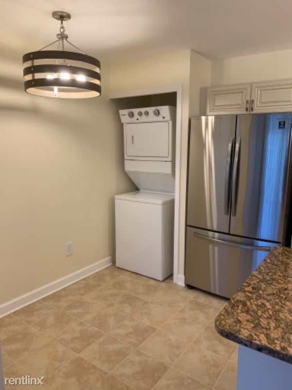 Foto del edificio - 8603 Beekman Pl