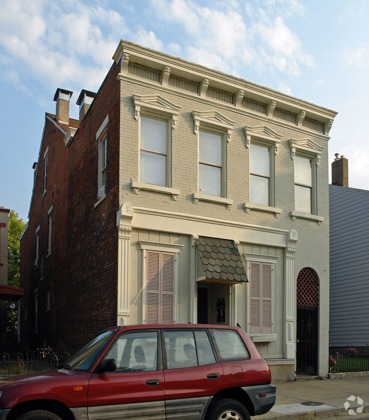 Building Photo - 436 Linden St