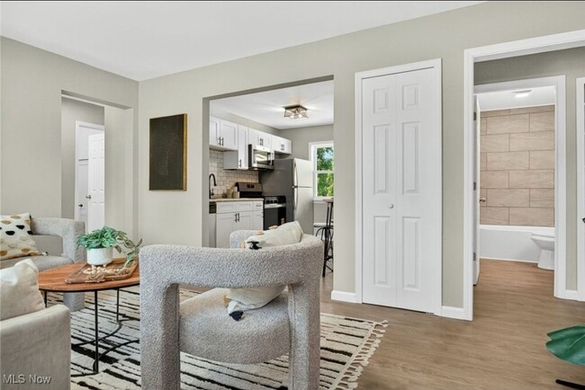 Building Photo - 286 Jaycox Rd