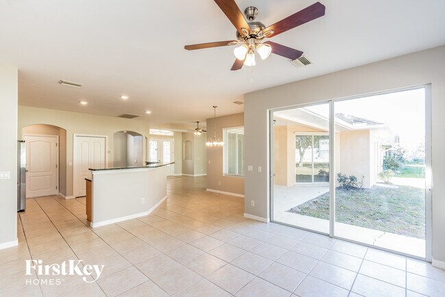 Foto del edificio - 2081 Nuremberg Blvd