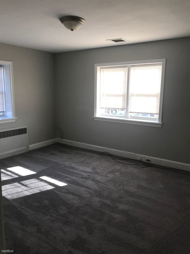 Building Photo - 3 br, 1 bath Apartment - 332 S York Rd Apt 1