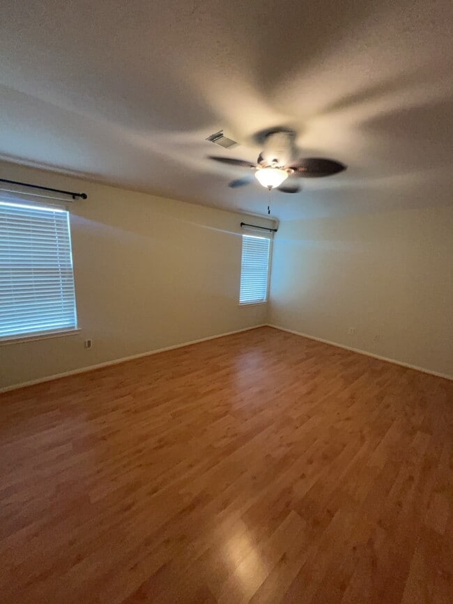 Building Photo - 5523 Dapplewood Ln