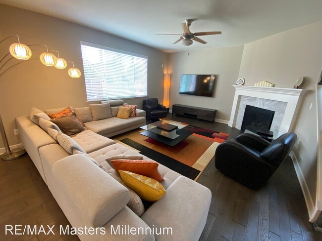 Foto del edificio - 5 br, 4 bath House - 658 E Dry Creek Cir