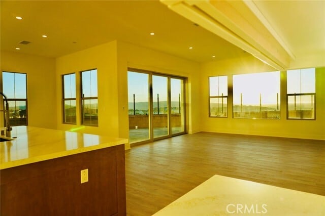 Foto del edificio - 112 AWNING