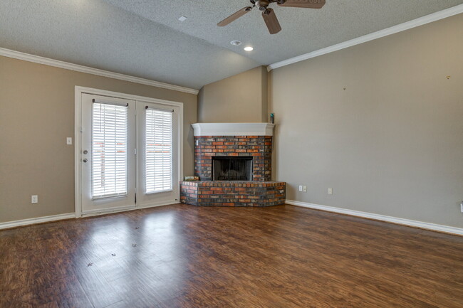 Foto del edificio - Gorgeous Home in Cooper District!!