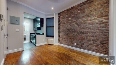 Building Photo - 382 E 10th St