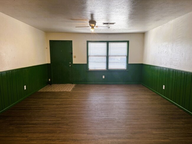 Building Photo - 2014 54th St