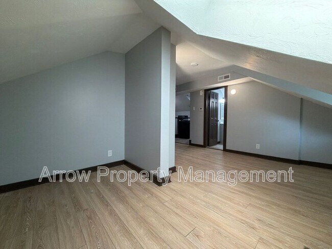 Foto del edificio - 2400 R St