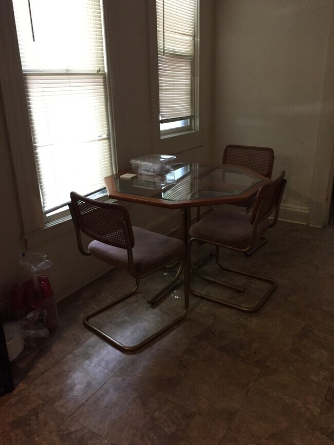 Foto del edificio - 325 Oldham Ave