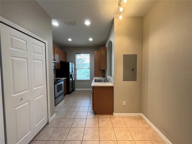Building Photo - 14472 Clarkson Dr