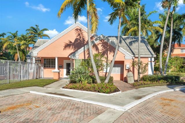 Building Photo - 1020  Crystal Way  K Delray Beach Fl 33444
