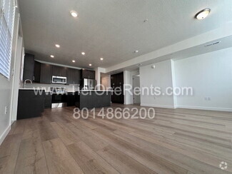 Building Photo - 718 W Blue Magic Ln