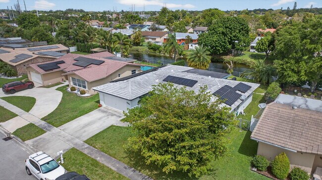 Foto del edificio - 6661 NW 23rd St