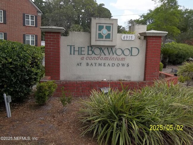Foto del edificio - 4915 Baymeadows Rd