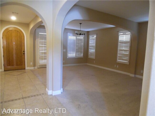 Foto del edificio - 5 br, 3 bath House - 513 Puenta Del Rey St...