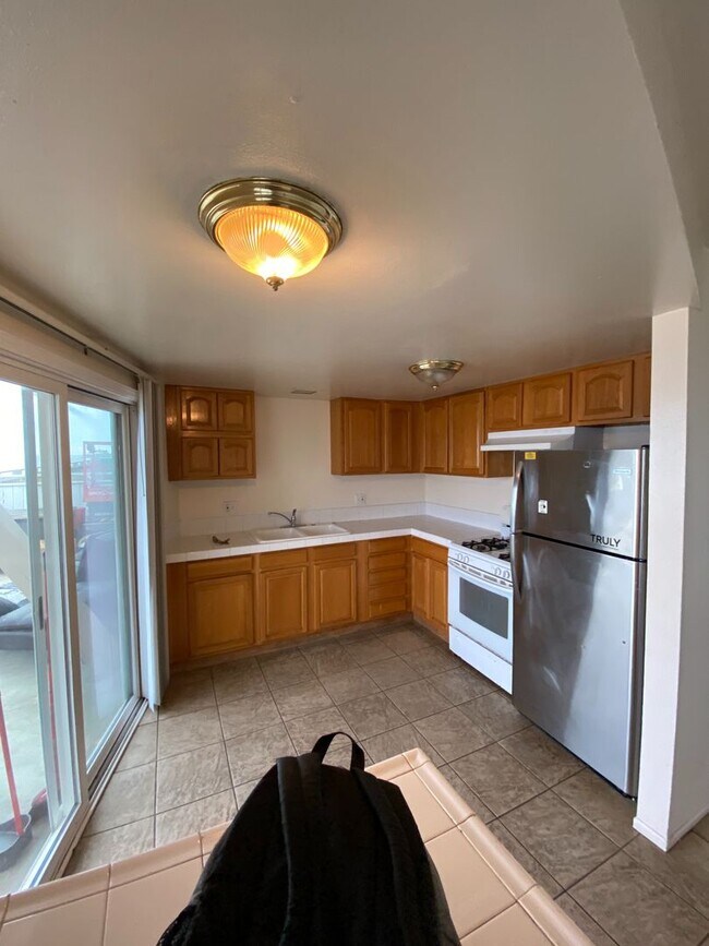 Building Photo - 6681 Del Playa Dr