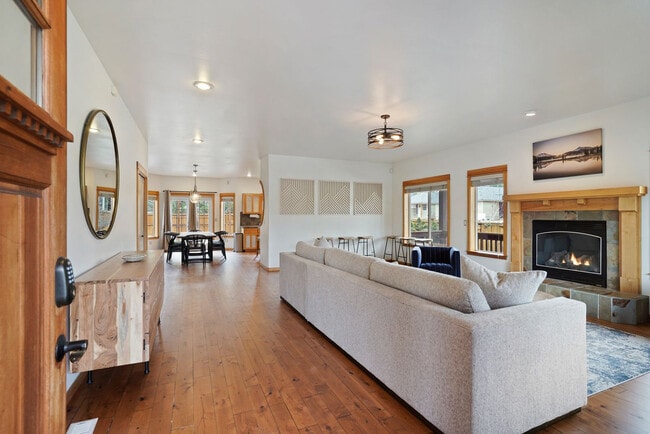 Building Photo - 2979 NW Shevlin Meadow Dr
