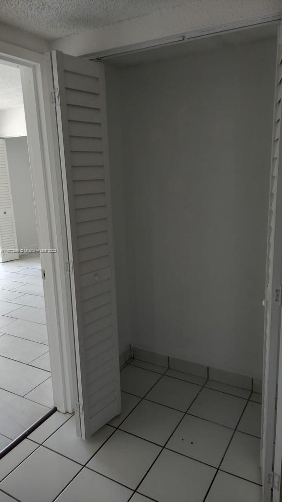 Building Photo - 5100 SW 41st St