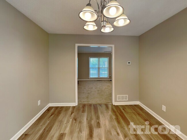 Building Photo - 5219 Glendora Ct