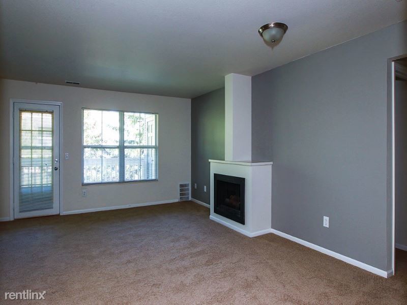 Foto principal - 3300 Pine Meadow Dr SE