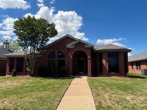 Building Photo - 1615 Ariel Dr