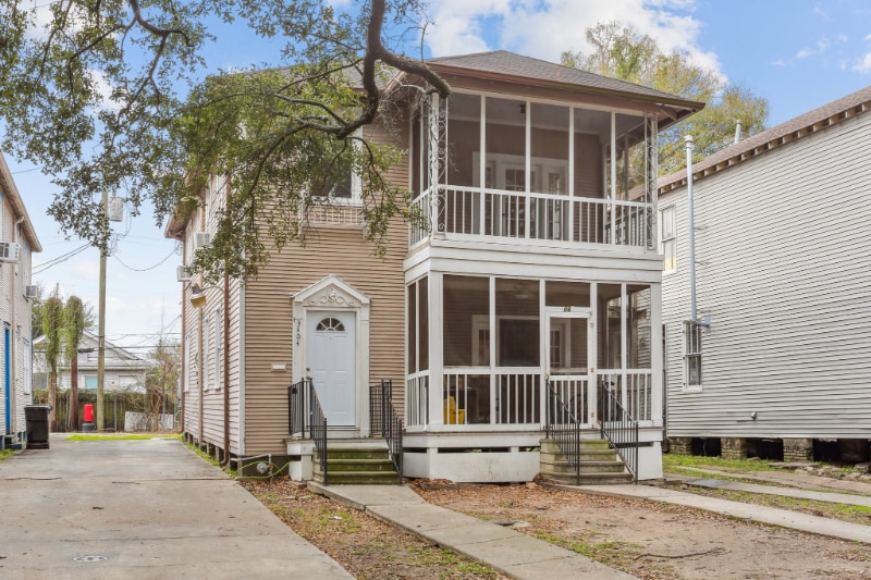 Primary Photo - 3400 Louisiana Ave Pkwy