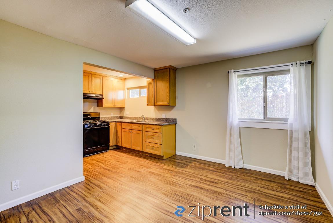 Primary Photo - 524 41st St
