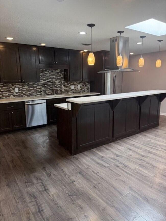 Foto del edificio - Beautiful 3 bedroom 2 bath 2 car garage ho...