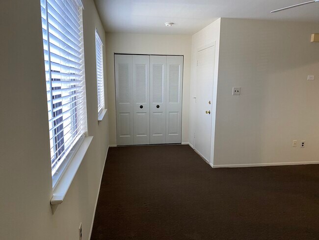 sala de estar - 1022 Gum Pl