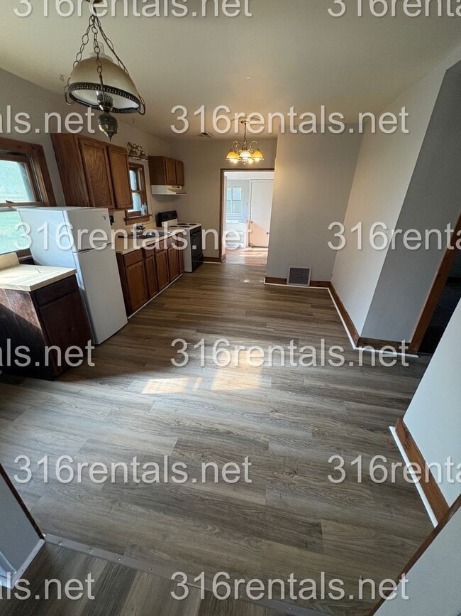 Building Photo - 795 - 2 bed 1 bath - Single Family Home