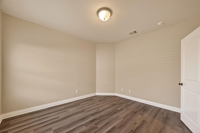 Building Photo - 2530 River Ridge