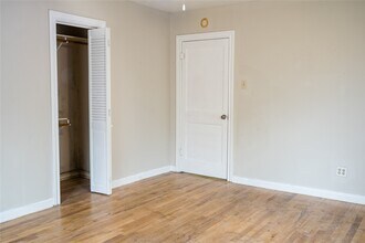 Building Photo - 2218 1/2 Chapman St