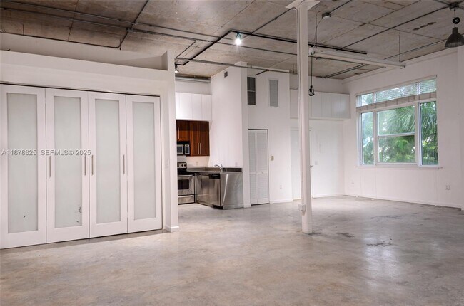 Foto del edificio - 250 NW 23rd St