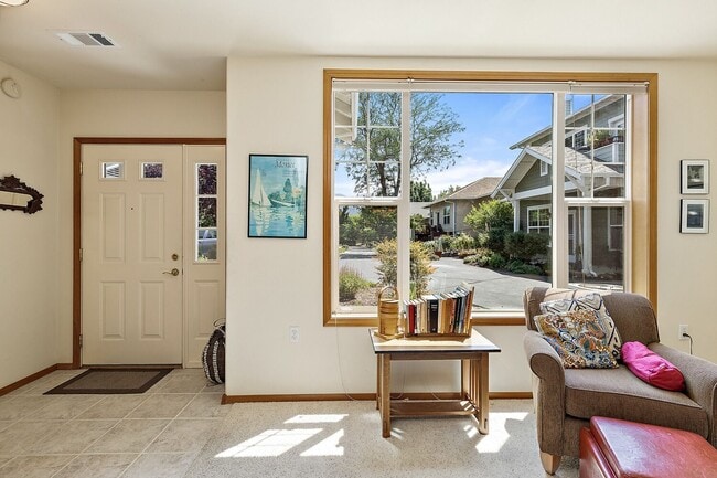 Building Photo - Mountain Meadows 2 Bedroom, 2 Bath Condomi...