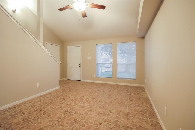 Foto del edificio - 2219 Hadden Hollow Dr