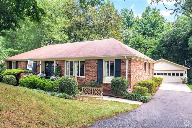 Building Photo - 5917 Cherrycrest Ln
