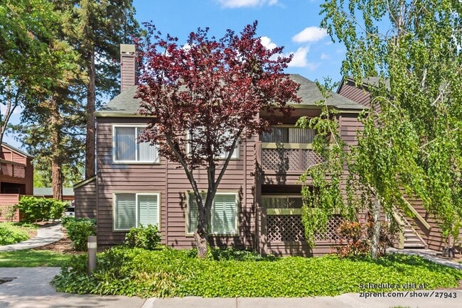 Building Photo - 866 Catkin Ct