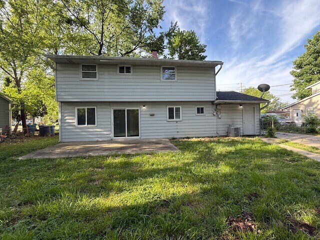 Building Photo - EAST SIDE 4 BR RECENTLY UPDATED!  AVAILABLE NOW!