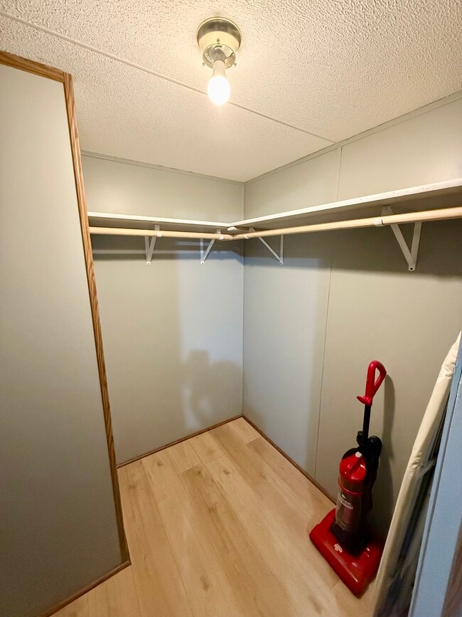 Foto del edificio - 930 E Murray Dr