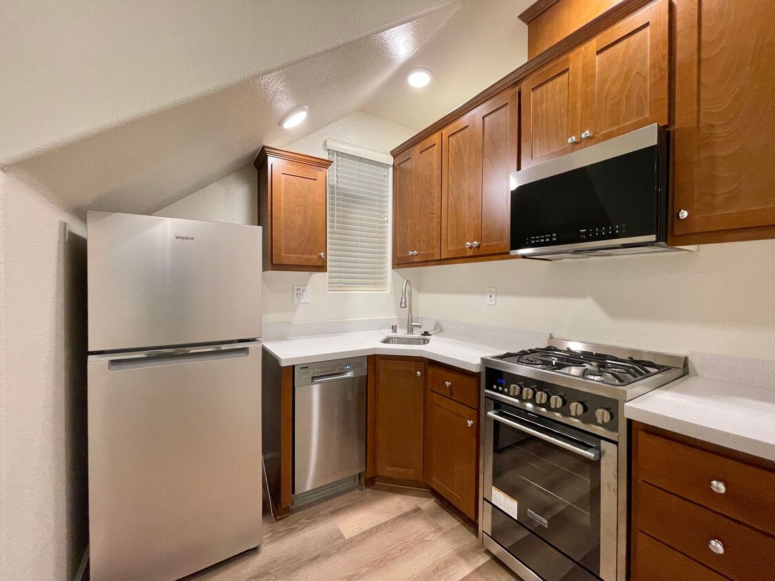 Foto principal - 1 Bedroom, 1 Bath Condo Convenient Napa Lo...