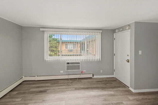 Building Photo - 3007 W 87th St