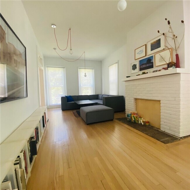 Foto del edificio - 77 Ashland Ave