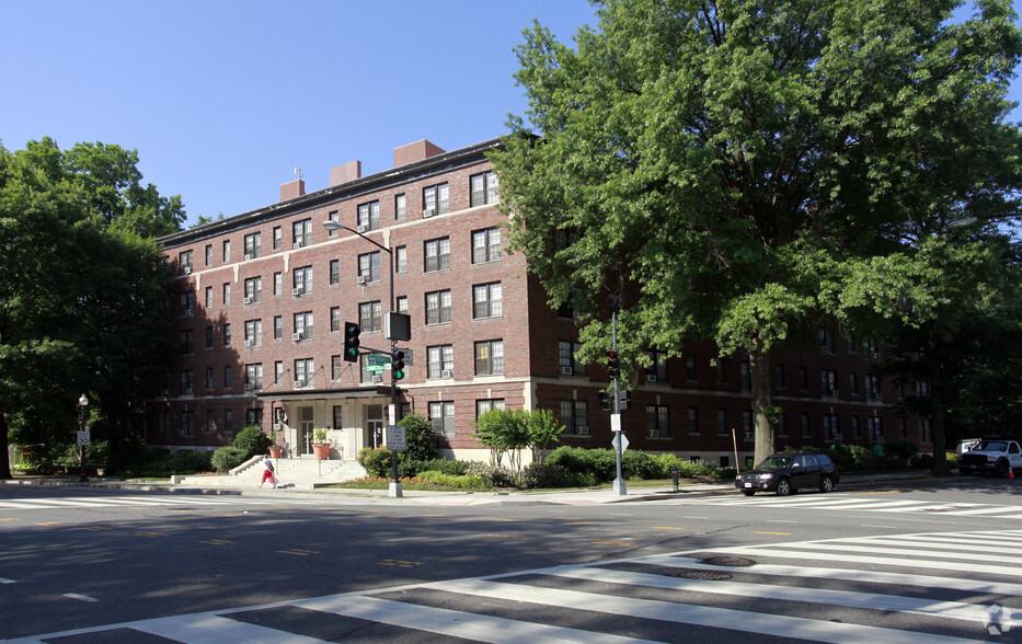 The Parkway Apartments Rentals - Washington, DC | Apartments.com