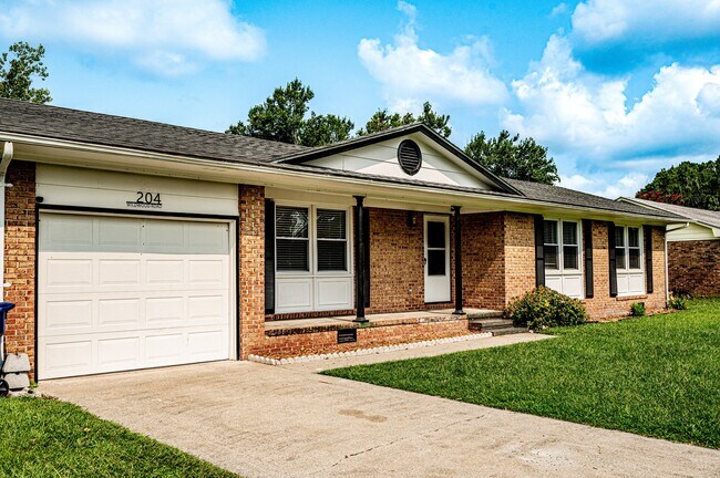 Foto del edificio - 204 Wildwood Rd