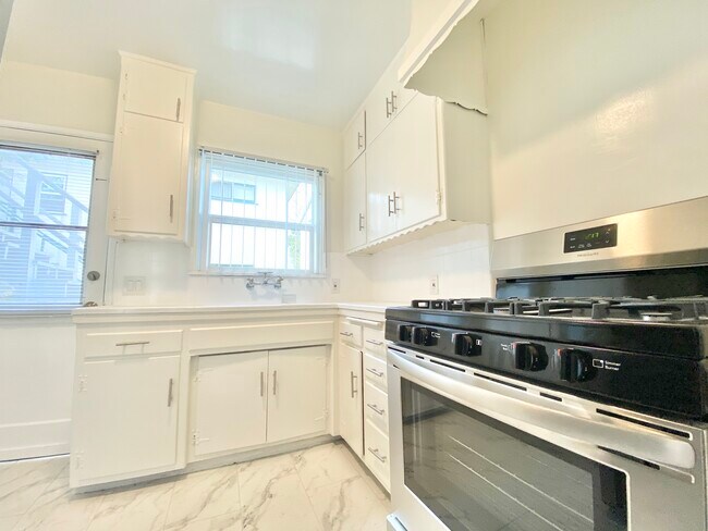 Foto del edificio - 12347 Riverside Dr