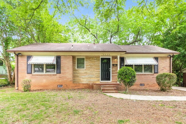 Building Photo - 3924 Broadview Dr