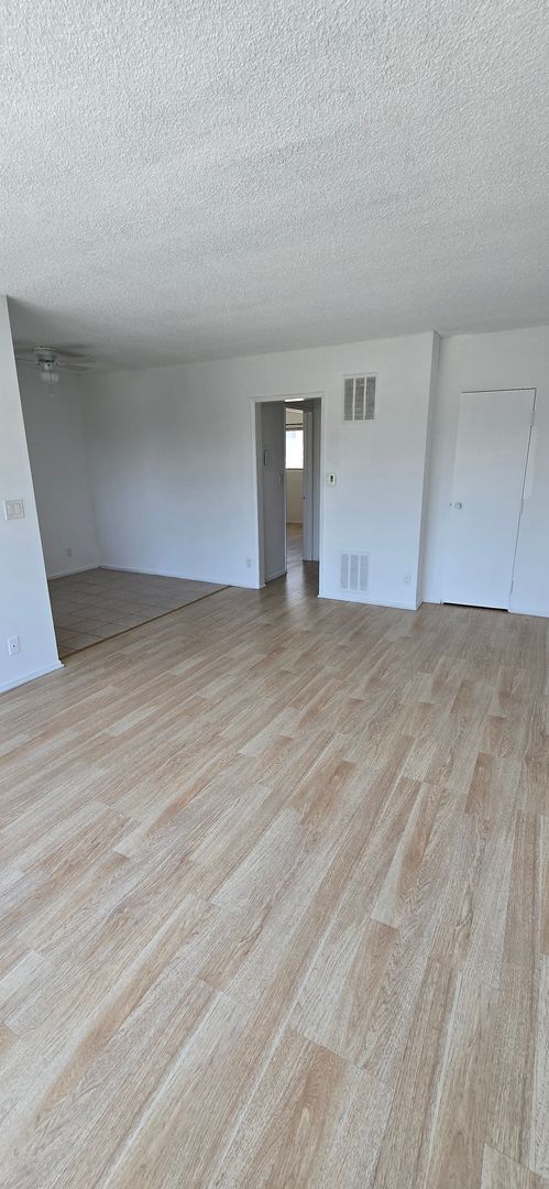 Foto del edificio - 1308 N Poinsettia Pl