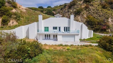 Building Photo - 2411 N Topanga Canyon Blvd