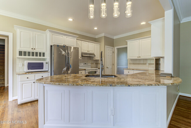 Foto del edificio - 3128 Braemar Ln
